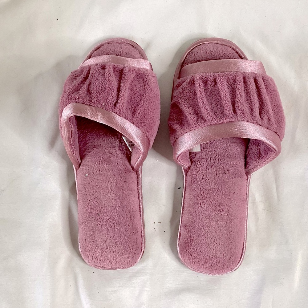 Roxoni Plush Slippers